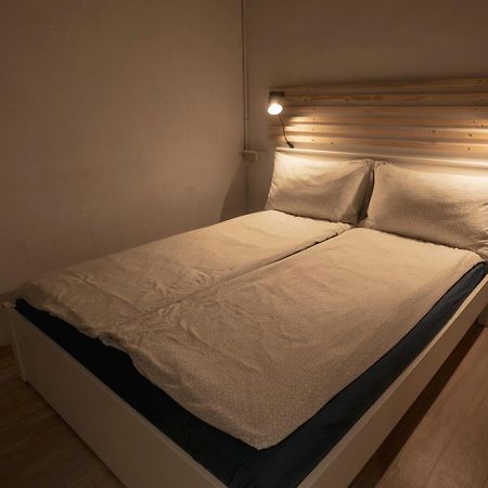 Ruifang Yi Hostel New Taipei City Екстер'єр фото