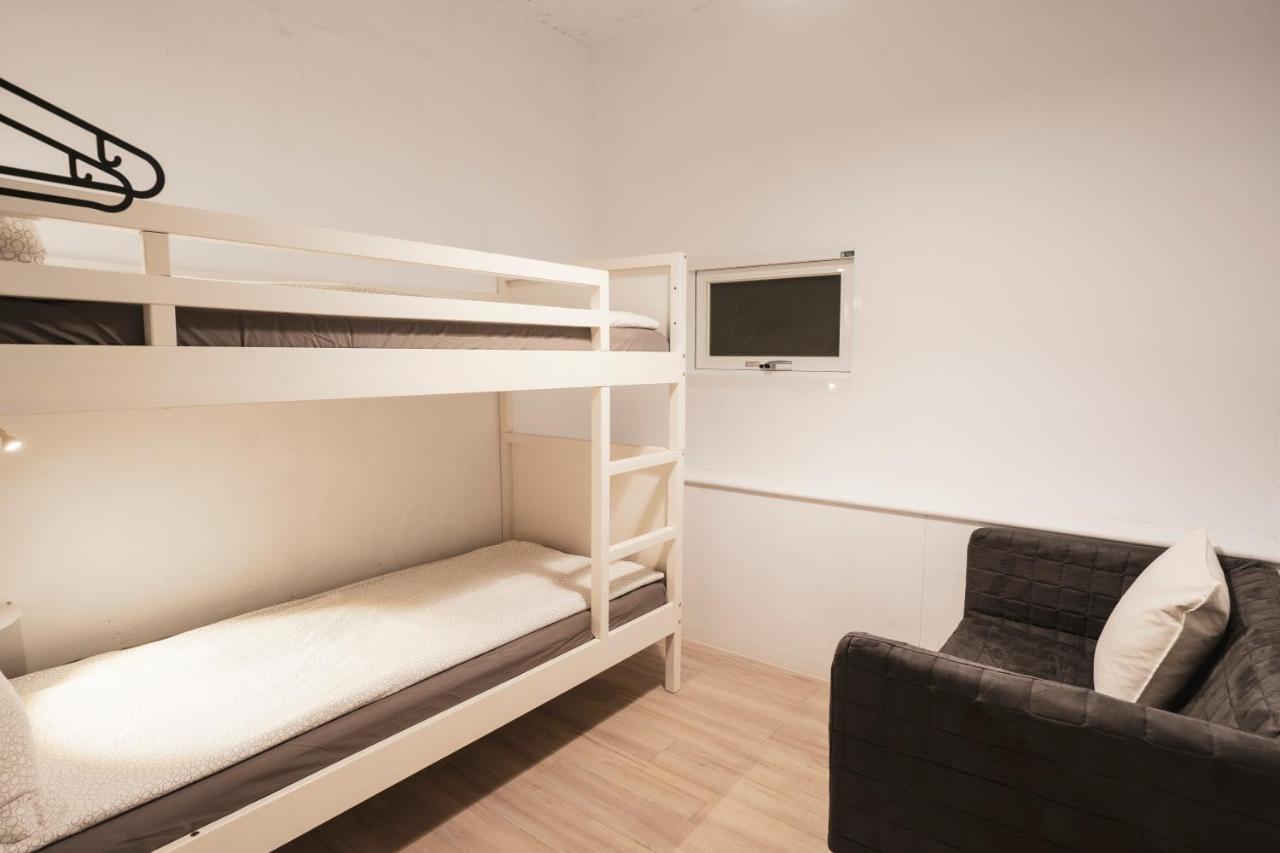 Ruifang Yi Hostel New Taipei City Екстер'єр фото